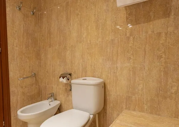 米格尔安赫尔公寓 埃斯特波纳